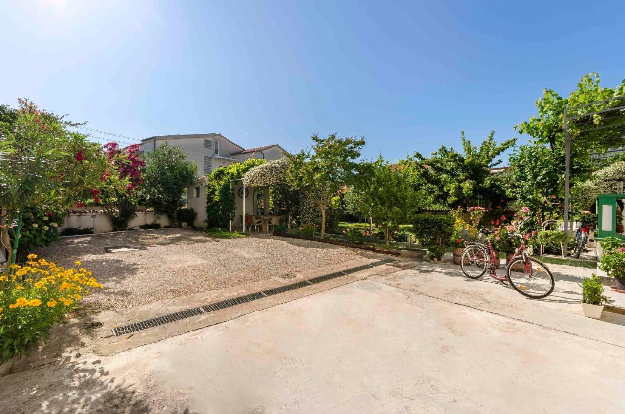 Apartments Zanze Vodice Zewnętrze zdjęcie