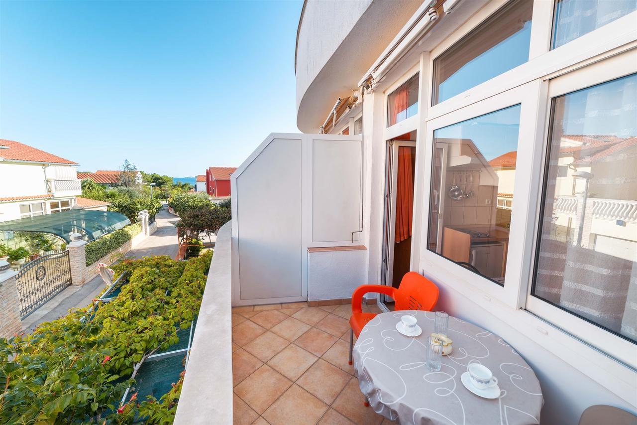 Apartments Zanze Vodice Zewnętrze zdjęcie